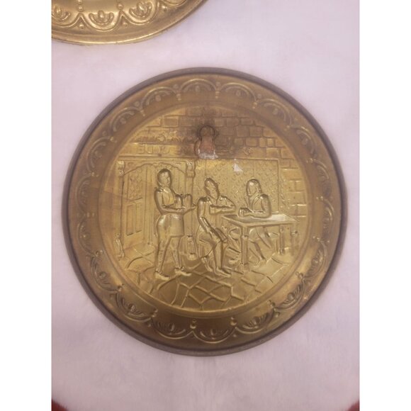 Set of 2 Tavern Scene 3D Brass Colored Tin Wall Hanging Plates - Picture 4 of 7